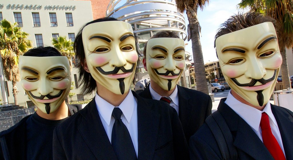 Anonymity at Amplified Events